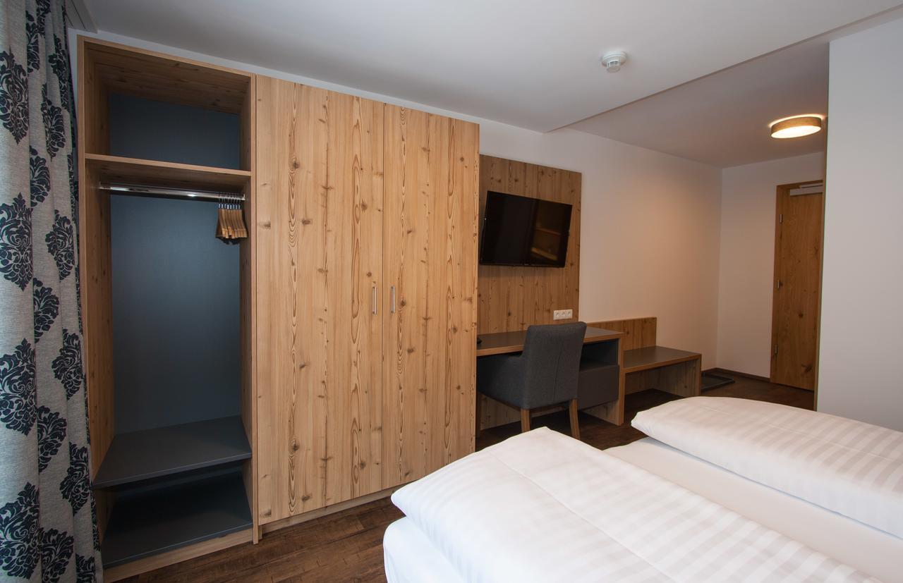 Haus Sattelblick Hotel ซังคท์อันทอนอัมอาร์ลแบร์ก ภายนอก รูปภาพ