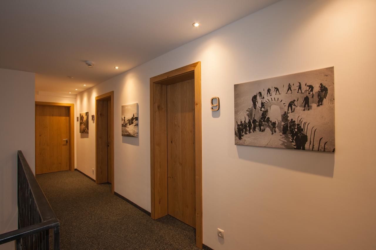 Haus Sattelblick Hotel ซังคท์อันทอนอัมอาร์ลแบร์ก ภายนอก รูปภาพ